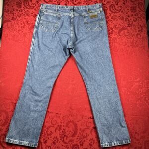 Wrangler George Strait Jeans Relaxed Fit Cowboy Cut Men 38x32 Med Wash Denim EUC